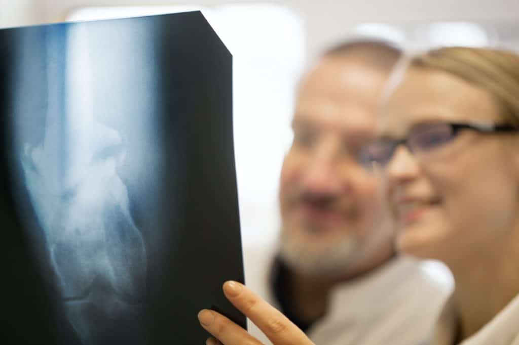 Doctors making a diagnosis using x-ray images